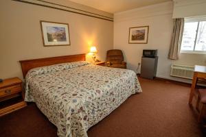 King Room with Mountain View room in Westgate Inn