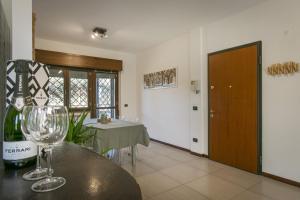 Casa moderna con giardino