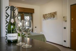 Casa moderna con giardino