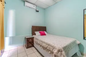 Modern American Style House - San Rafael Cedros