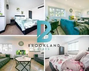 Four Bedroom House by Brookland Stays Serviced Accommodation Short Lets Bushey with Free WiFi - 布希