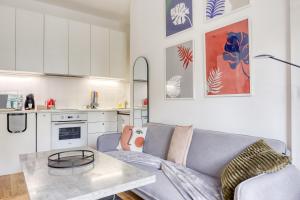 Le Colorado - Stade de France, Aéroport CDG, Metro 13