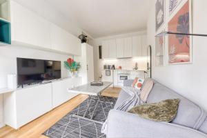 Le Colorado - Stade de France, Aéroport CDG, Metro 13