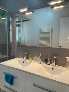 Casa Calma - Modern Apartment, Perfect Location - Only 10 min walking to Turia Parc