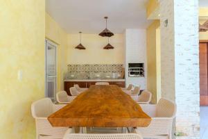 Condomínio 4Q, 600m da praia