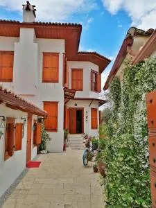 Meltem hanım konağı - Ula