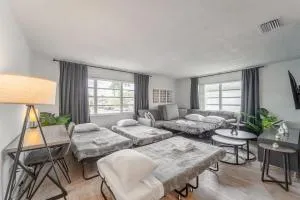 Ocean Whisper - Sleeps 11 - Palm Wave Stays - Margate