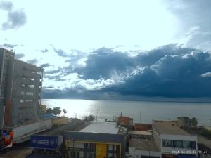 Quarto cama Casal, Vista para o mar, próximo a FMO, Centro Histórico, shopping Patteo - AR CONDICIONADO