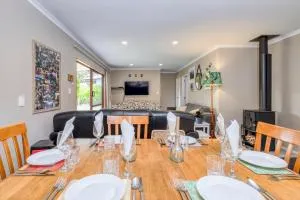 Bach Noir - Kuratau Holiday Home - Ongarue