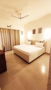 Cozy 3 bedroom Apt with Central location