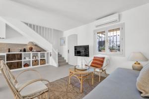 LetsMarbella - Tropical Oasis