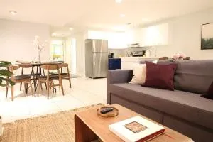 Lincoln Park Place Capitol Hill with Parking - Southeast