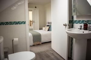 Three bedroom house in Porth