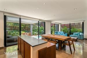 2BR Moderno con Alberca Privada, cerca del mar