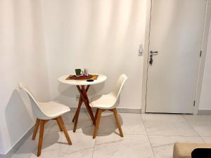 Apartamento de 2 quartos, com piscina e há 10 km de copacabana