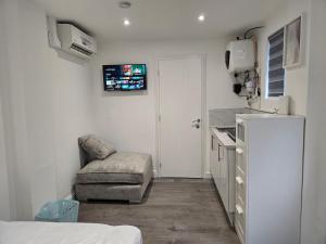 Mini Studio in Greenhithe