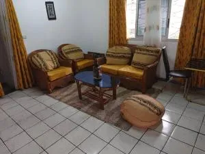 Studio Meublé Chic - Bonamakolo