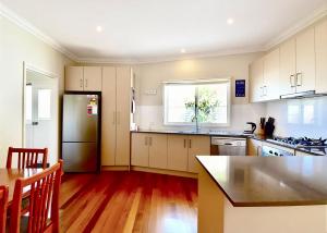 Baroda Abode Cosy Rosebud beach holidays