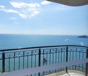 Edif el Peñon Loft amazing ocean views and cheap