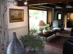 Maisons de vacances Superbe Ferme Renovee avec Cheminee, Wifi, et Jeux Exterieurs pres de Gerardmer et Epinal - FR-1-589-28 : photos des chambres