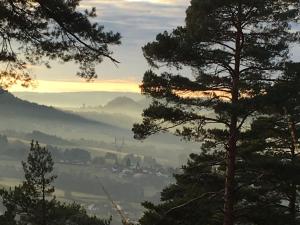 Maisons de vacances Superbe Ferme Renovee avec Cheminee, Wifi, et Jeux Exterieurs pres de Gerardmer et Epinal - FR-1-589-28 : photos des chambres