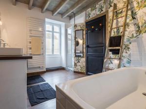 Maisons de vacances Gite familial avec piscine chauffee a Lege - FR-1-306-1296 : photos des chambres