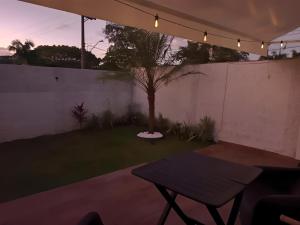 Casa completa com Chuveirão Privativo no quintal!