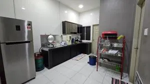 Mem's Homestay Haziiq Jaya - Kampong Loba Kara