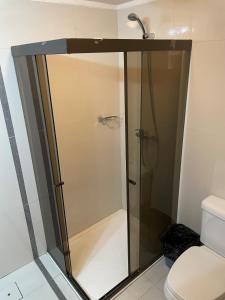 Cerca, a pasos de la Embajada de EEUU