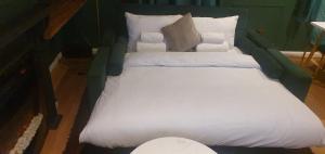 Luxurious Flat 19min from London, 7min to station