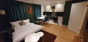 Luxurious Flat 19min from London, 7min to station