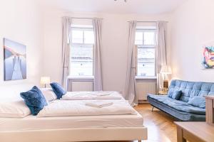 Simple 2-Bedroom Apt with King Beds & Wi-Fi