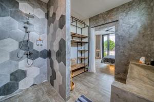 650m to Pererenan Beach a Lux 3bd Villa with Rooftop