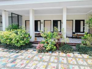 Urbanview Roemah Tanjung Blitar