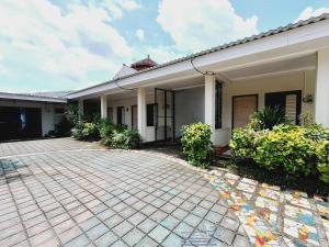 Urbanview Roemah Tanjung Blitar