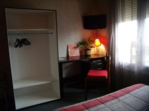 Hotels Hotel Le Relais : Chambre Quadruple