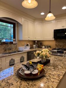 Bluegrass Resort - Nature rich escape, Between the Creation & ARK, Fully equipped kitchen, Pet friendly, Fire pit