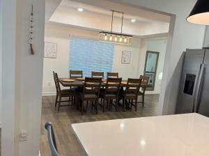 Sea La Vie - Large Family Friendly 4BR 10 Bed Pool and Bay Access