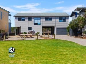 Dunes Stunning Sea Views at Wolfgangs Shack