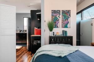 Vitalia Fantastic 1BR Studio Downtown