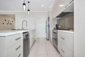Point Cook Serenity Stay 4 Bedrooms