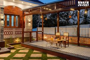 StayVista at White Meadows - BBQ & WiFi