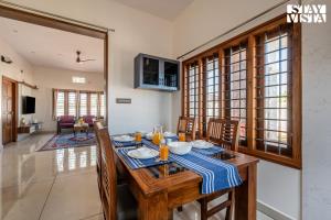 StayVista at White Meadows - BBQ & WiFi