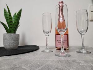 Neubau Apartment mit Küche, TV in der Nähe von Aachen