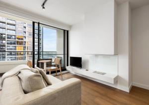 South Yarra Luxury Apartment Queen Bedroom WIFI