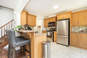 Cozy Modern 4BR Home with Sunny Patio