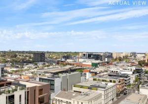 South Yarra Luxury Apartment Queen Bedroom WIFI