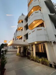 Hotel 7 CR - Varanama