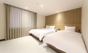 E BON Hotel - Namwon