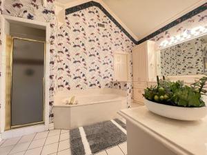 Charming 3-bedroom house near AT&T Stadium, Six Flag, DFW Airport